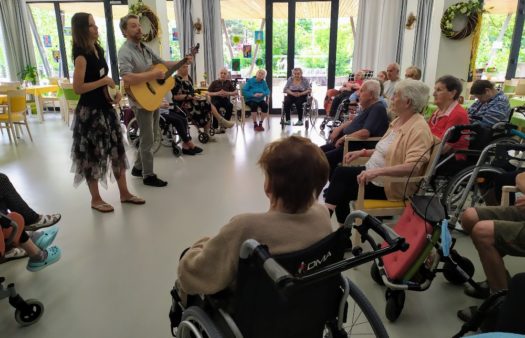 Pátek s písničkou v SeniorCentru Hradec Králové