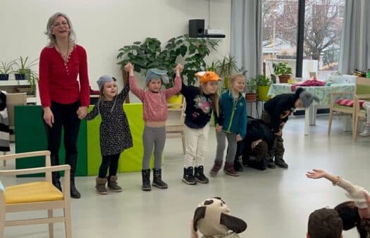 Děti zahrály pohádky klientům SeniorCentra Hradec Králové